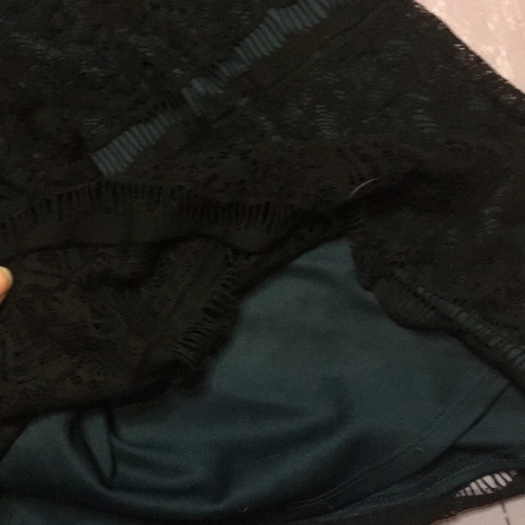 Lace and dark blue shirt - Picture 4 of 4